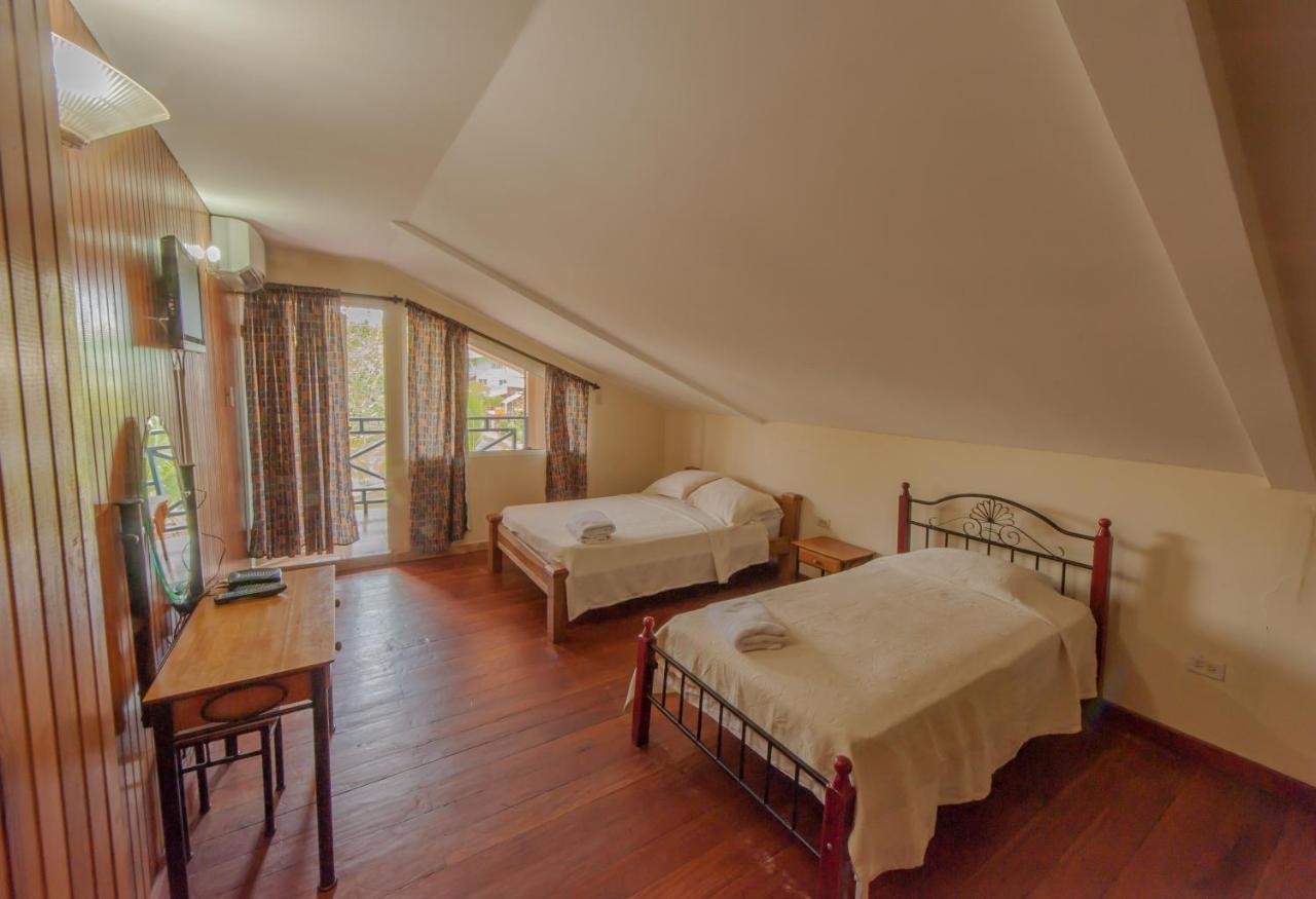 Hotel Posada Los Delfines ボカス・タウン エクステリア 写真